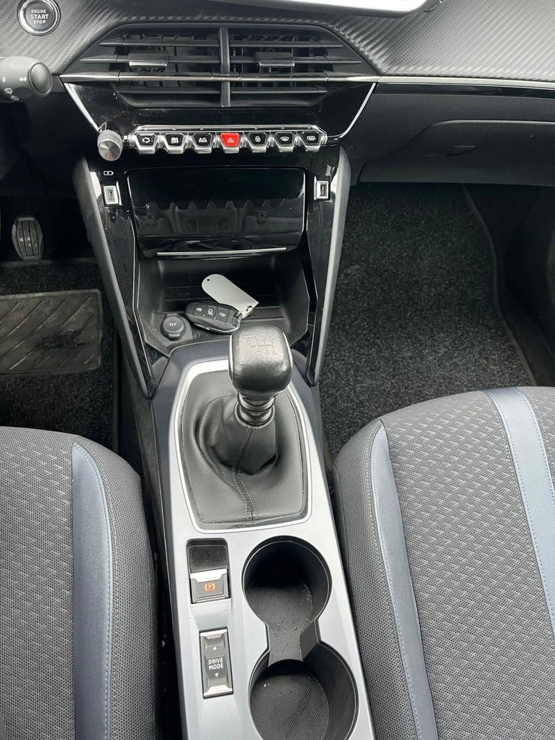 Peugeot 2008 usata a Milano (19)