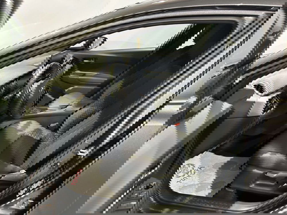 Toyota Toyota C-HR usata a Milano (12)