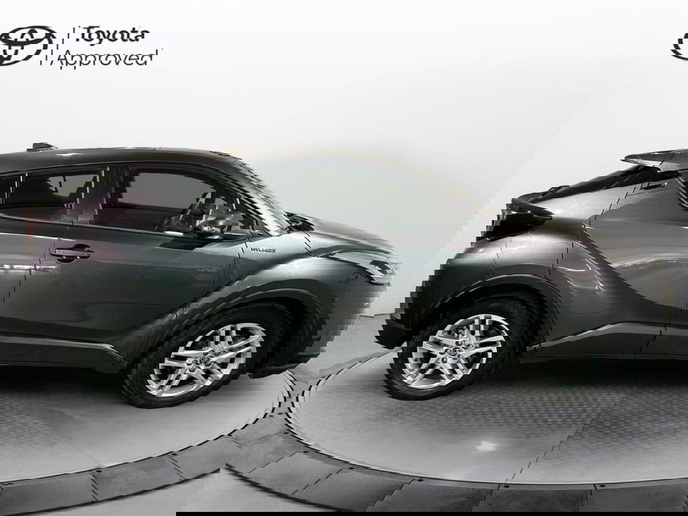 Toyota Toyota C-HR usata a Milano (14)