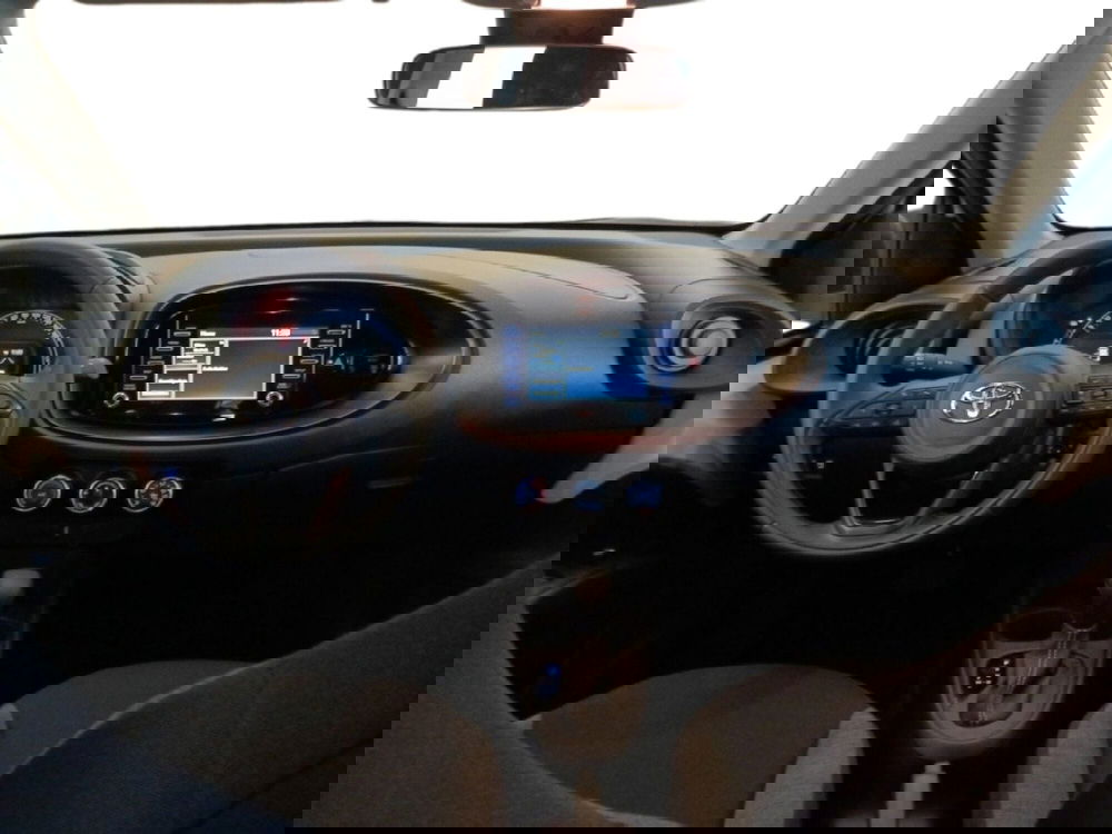 Toyota Aygo X usata a Milano (9)