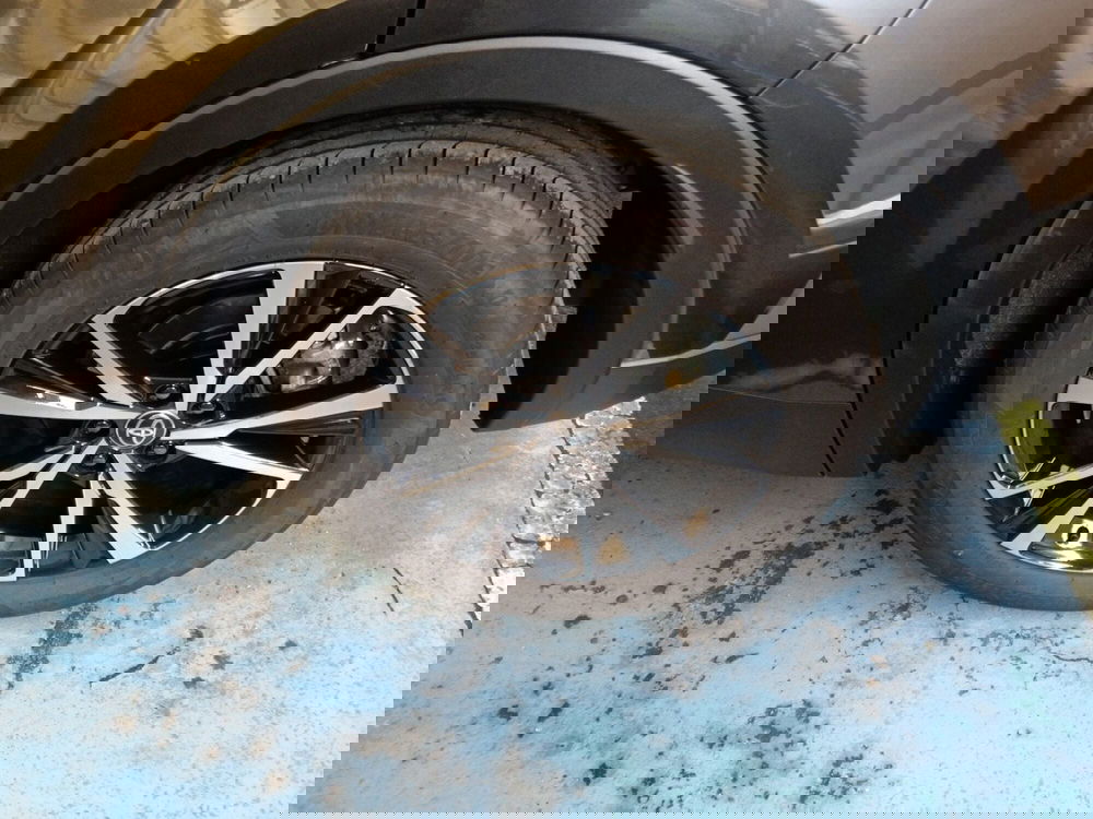 Toyota Toyota C-HR usata a Milano (13)