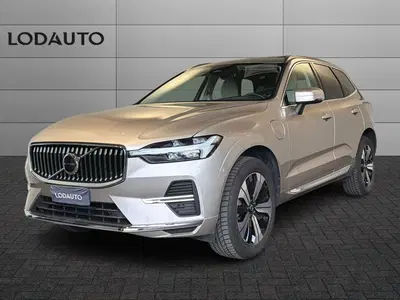 Volvo XC60 T6 Recharge AWD Plug-in Hybrid automatico Plus Bright del 2023 usata a Bergamo