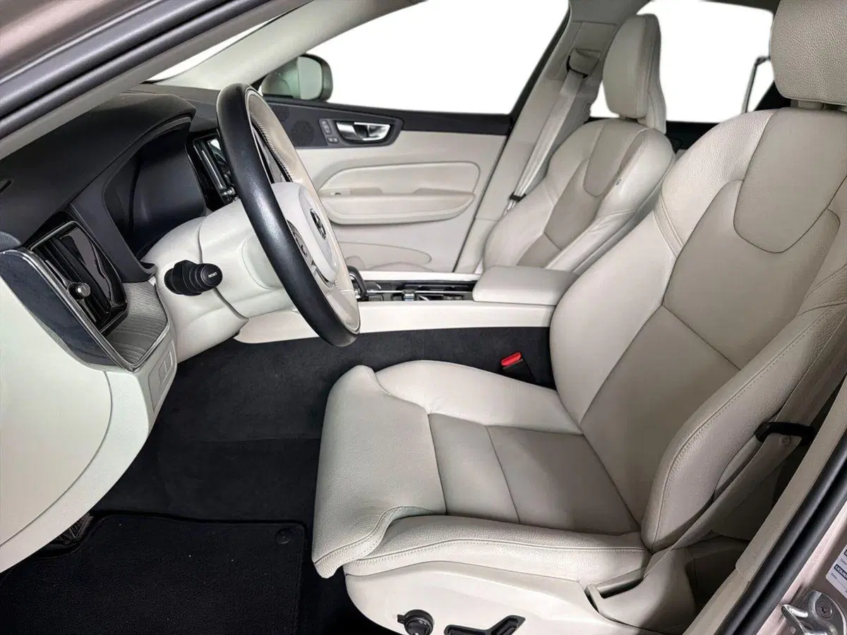 Volvo XC60 usata a Bergamo (10)