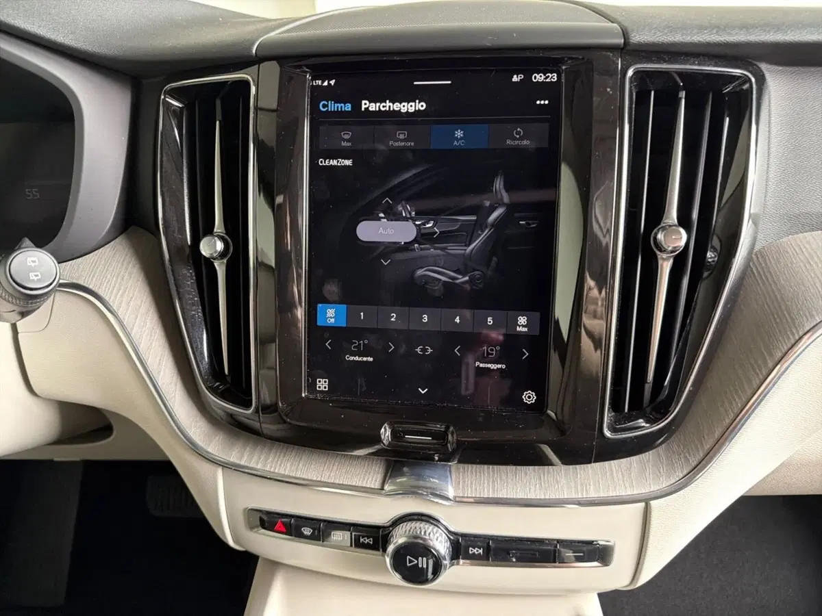 Volvo XC60 usata a Bergamo (14)