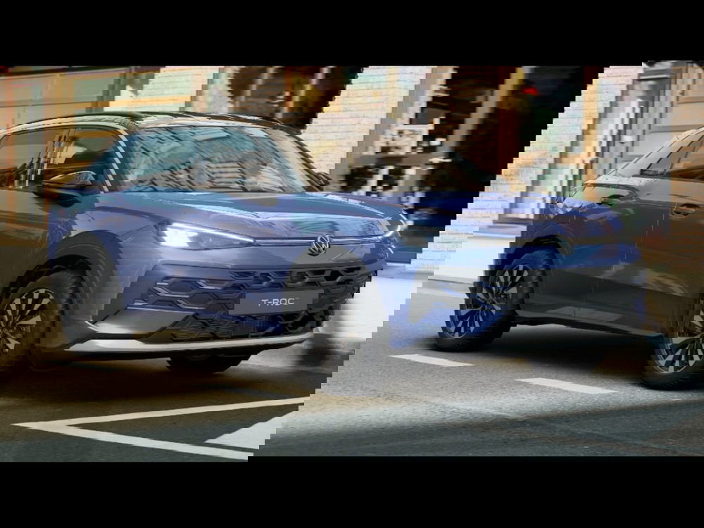 Volkswagen T-Roc nuova a Livorno