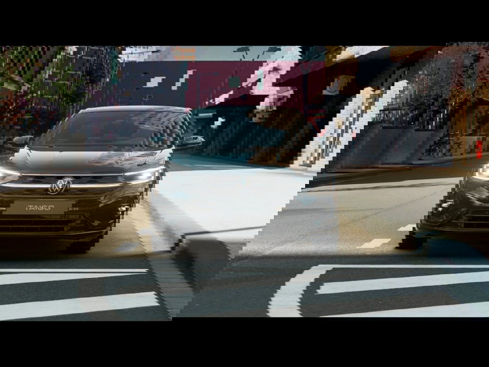 Volkswagen Taigo nuova a Livorno (5)