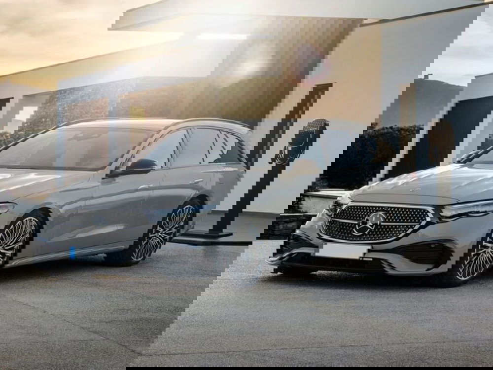 Mercedes-Benz Classe E Station Wagon nuova a Siena (2)