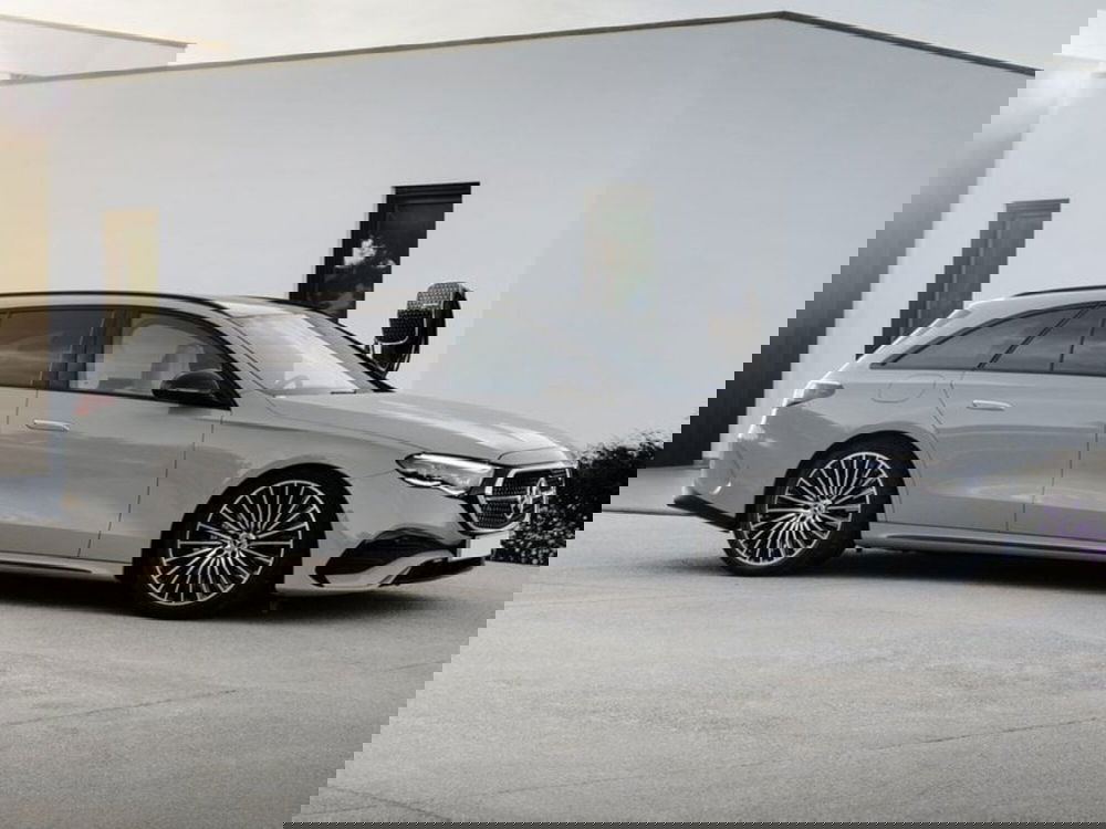 Mercedes-Benz Classe E Station Wagon nuova a Siena (4)