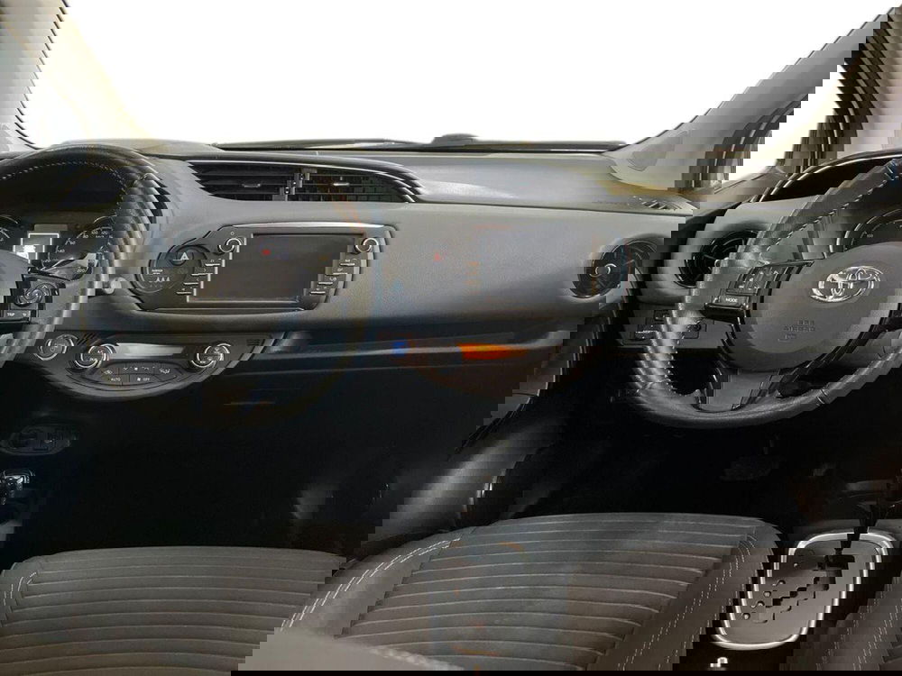 Toyota Yaris usata a Taranto (8)