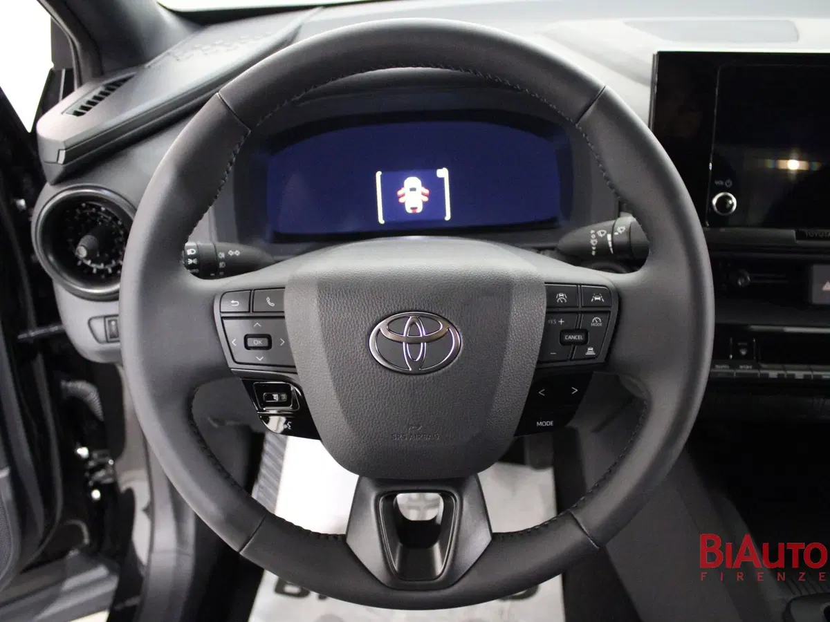 Toyota Toyota C-HR nuova a Firenze (10)