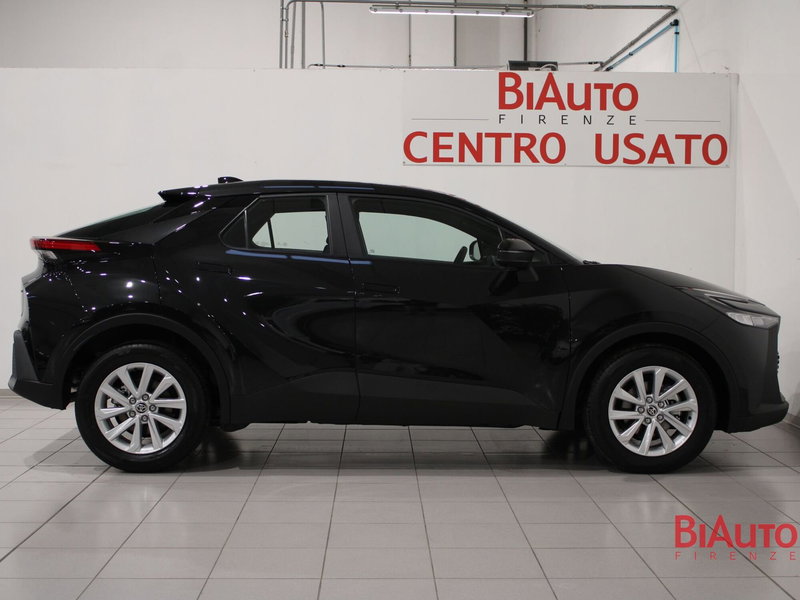 Toyota Toyota C-HR nuova a Firenze (17)