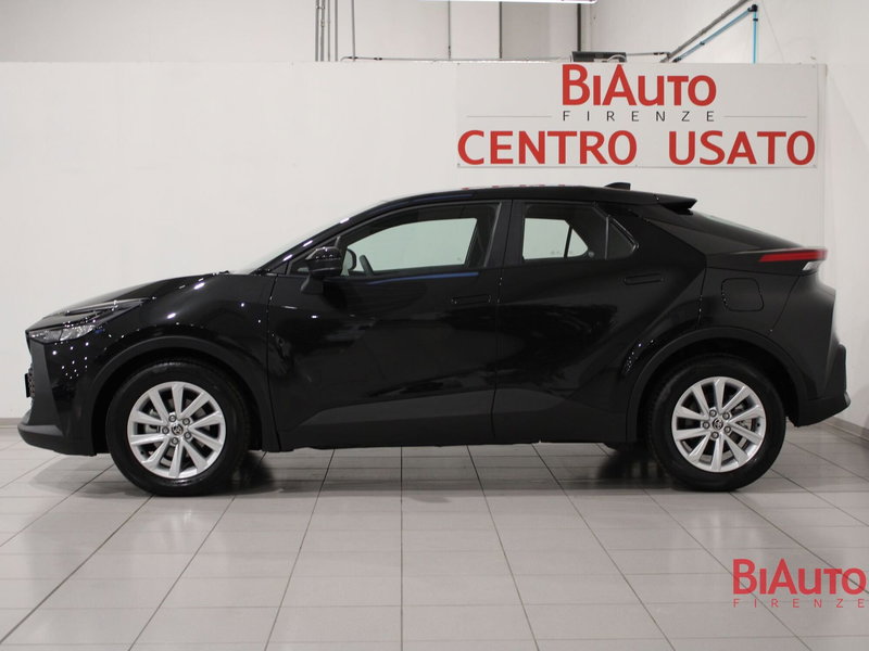 Toyota Toyota C-HR nuova a Firenze (18)
