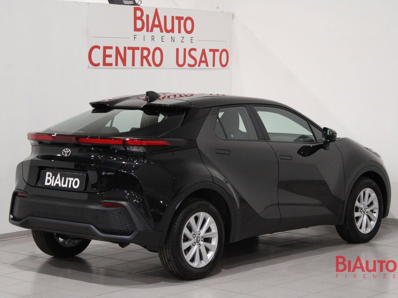 Toyota Toyota C-HR nuova a Firenze (2)
