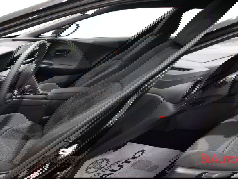 Toyota Toyota C-HR nuova a Firenze (5)