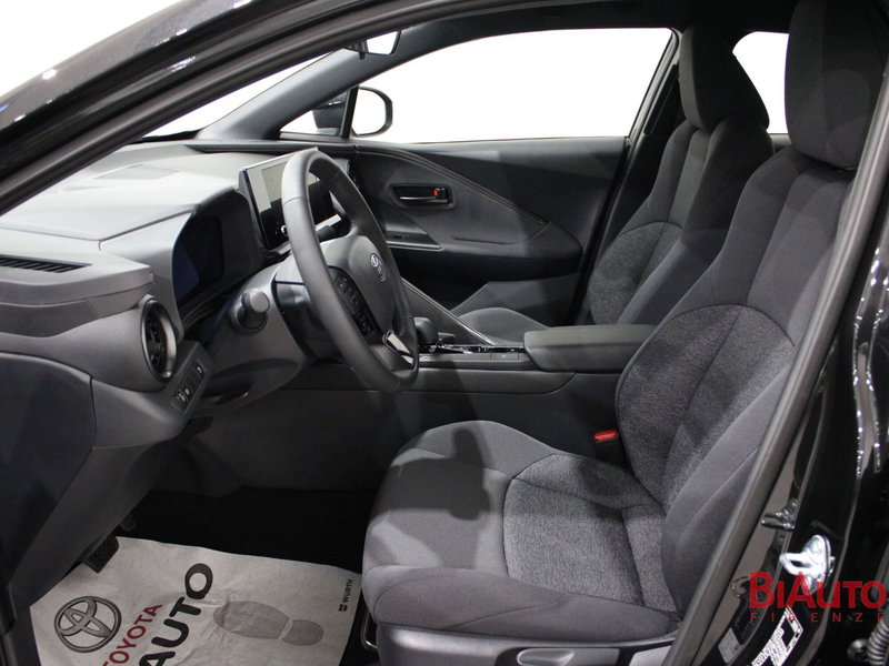 Toyota Toyota C-HR nuova a Firenze (5)