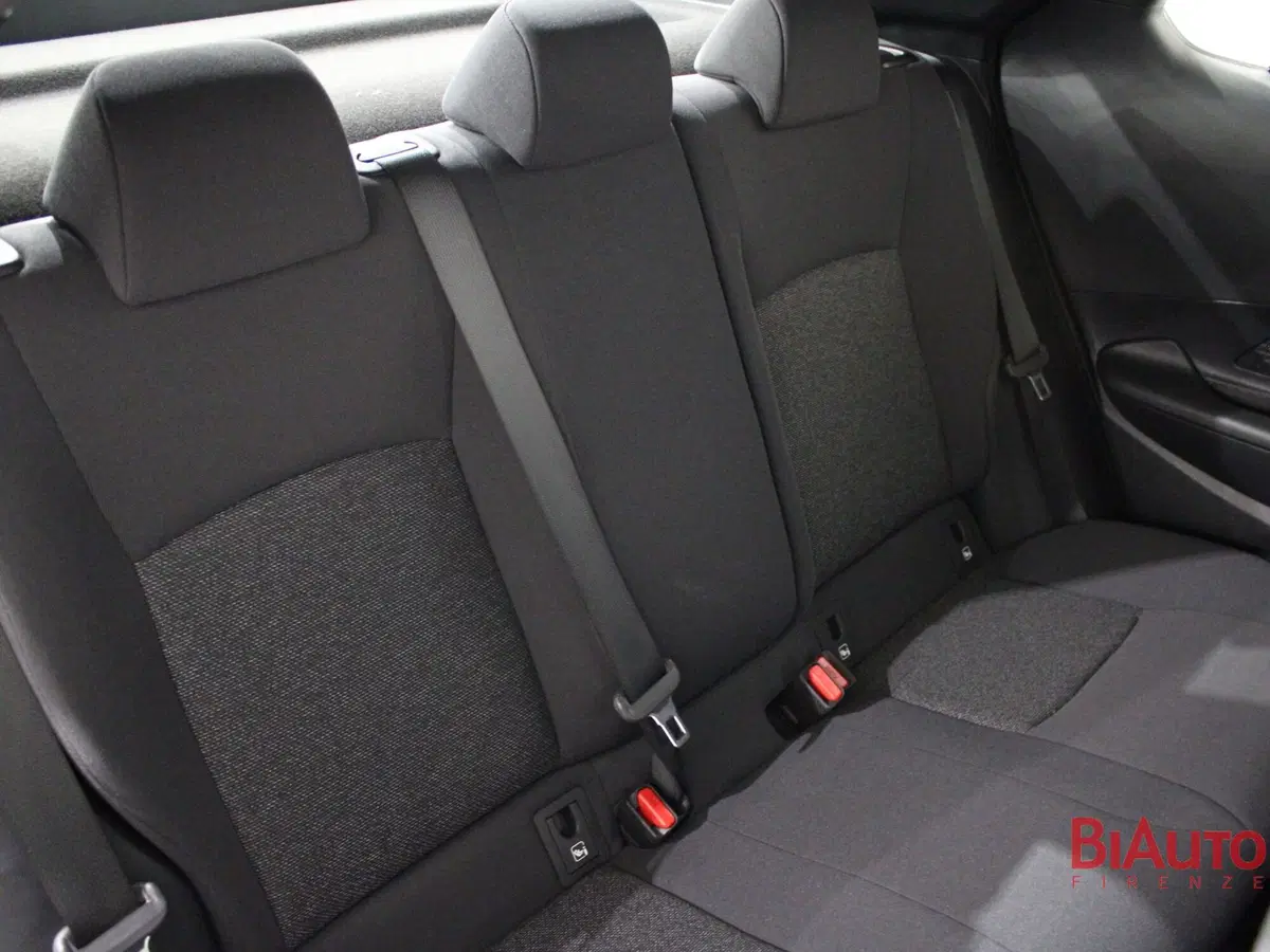 Toyota Toyota C-HR nuova a Firenze (7)