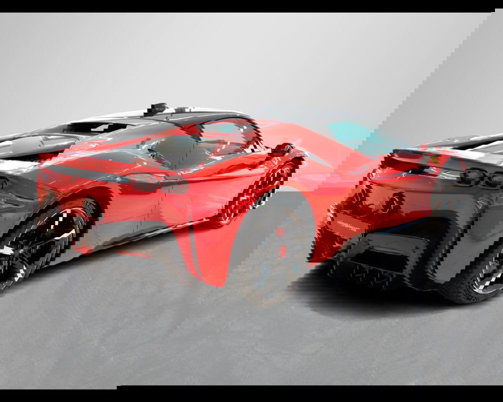Ferrari SF90 Coupé usata a Padova (11)