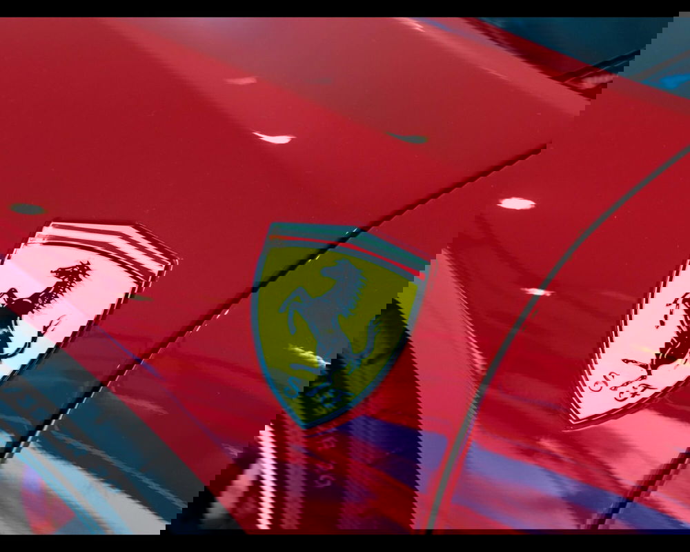 Ferrari SF90 Coupé usata a Padova (13)