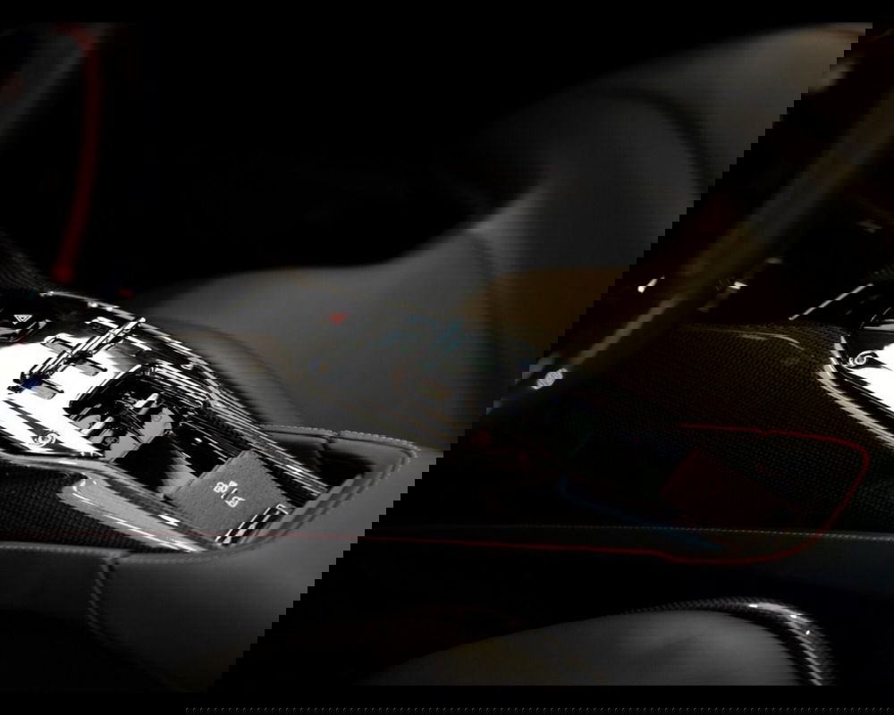 Ferrari SF90 Coupé usata a Padova (16)