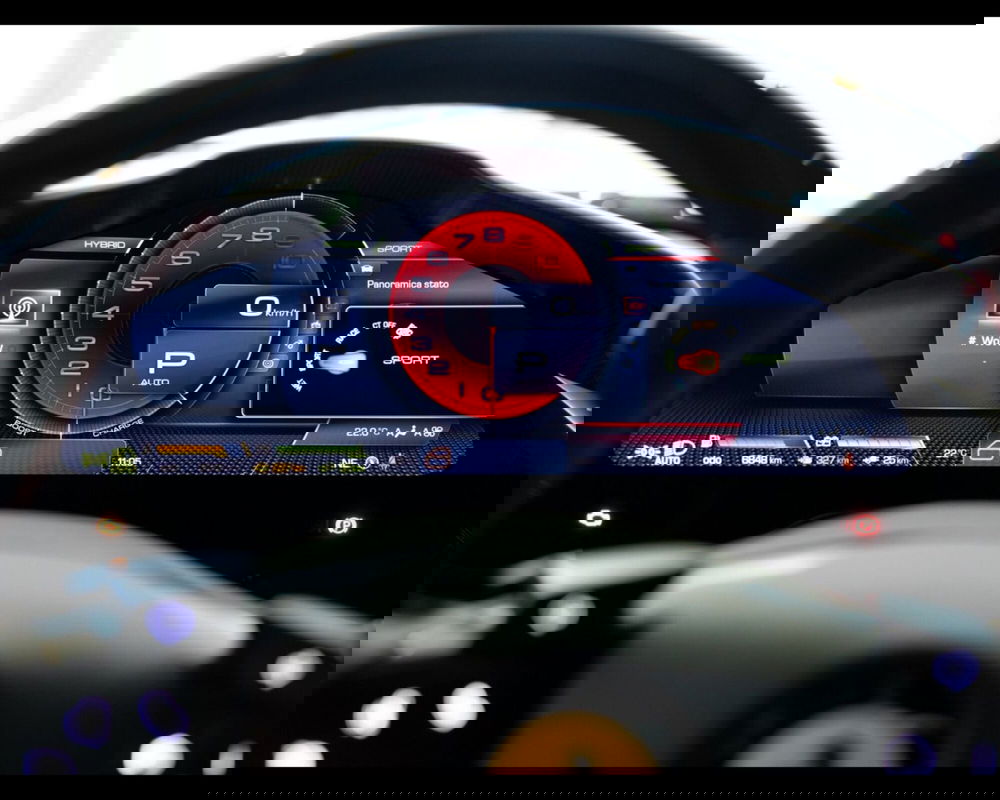 Ferrari SF90 Coupé usata a Padova (18)