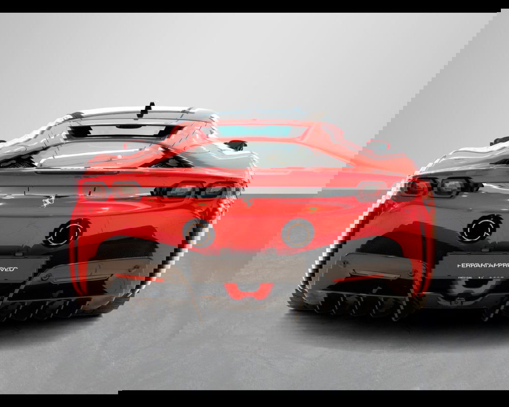 Ferrari SF90 Coupé usata a Padova (4)