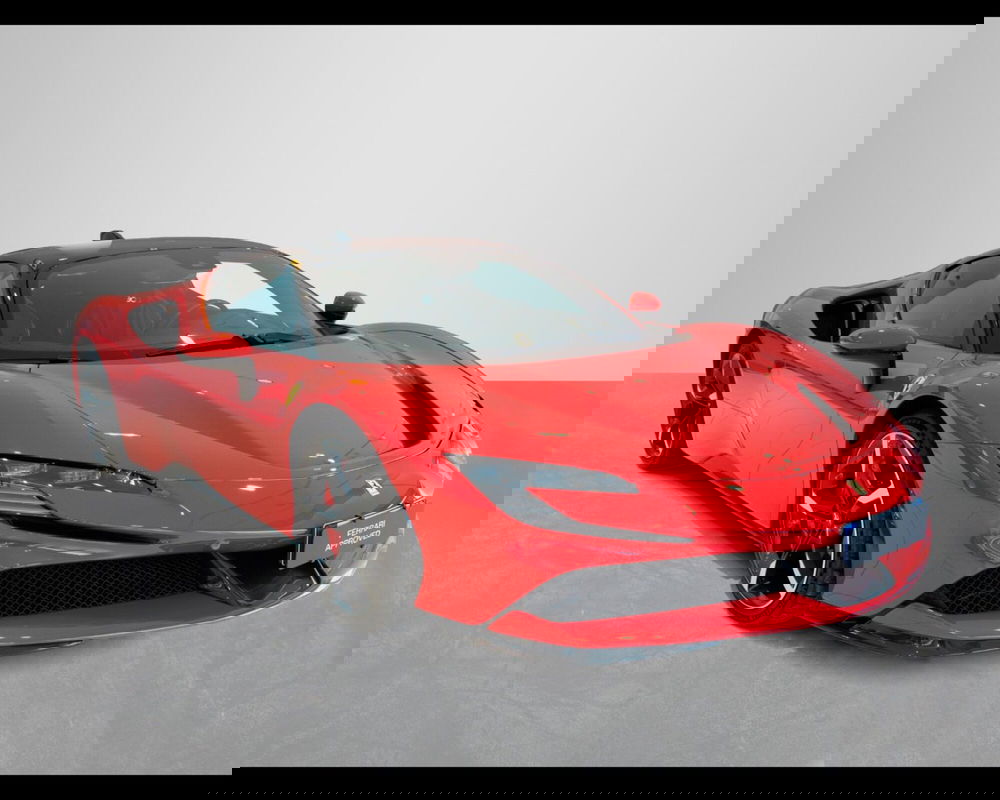 Ferrari SF90 Coupé usata a Padova (9)