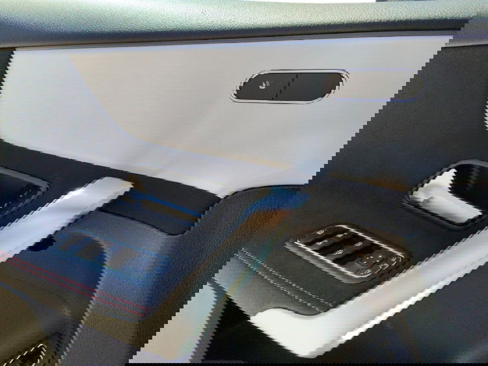 Mercedes-Benz Classe A nuova a Pescara (14)