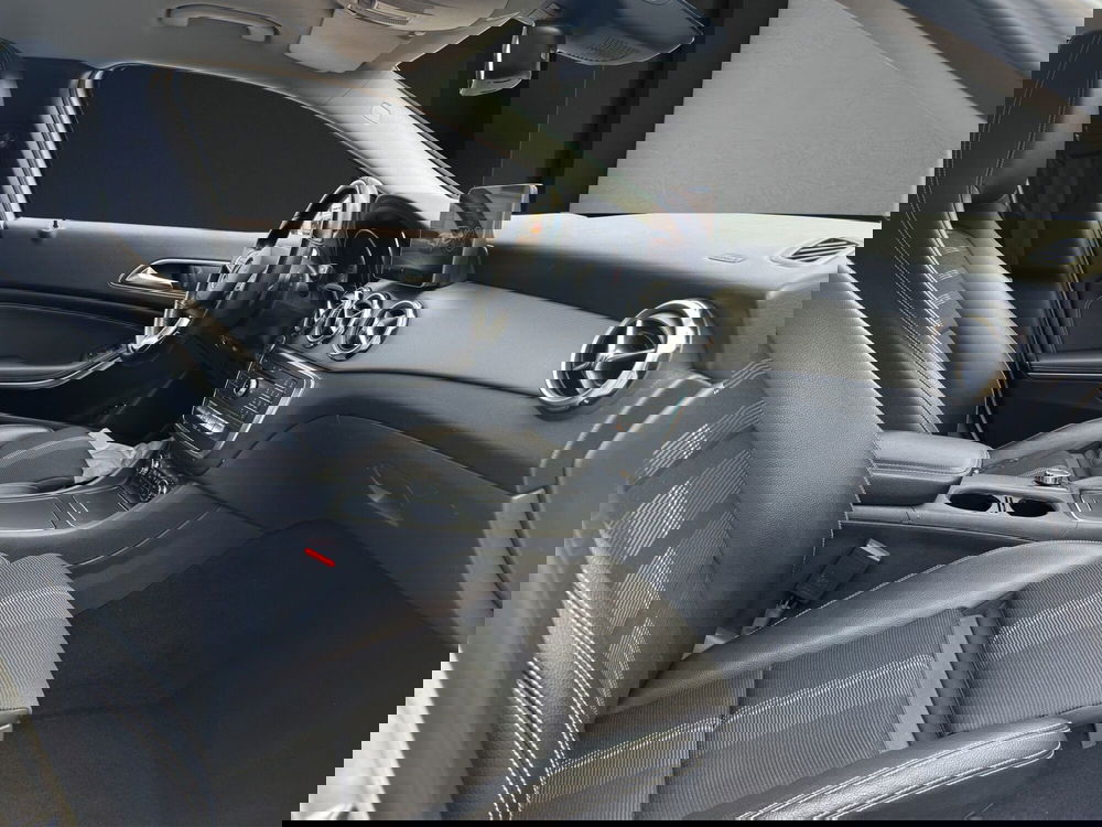 Mercedes-Benz GLA SUV usata a Cosenza (18)