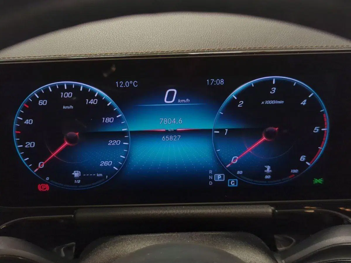 Mercedes-Benz GLA SUV usata a Rimini (9)