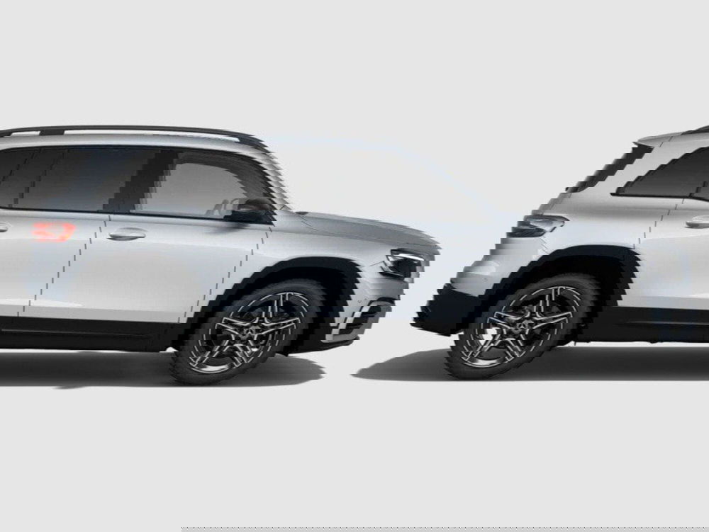 Mercedes-Benz GLB nuova a Ancona (6)