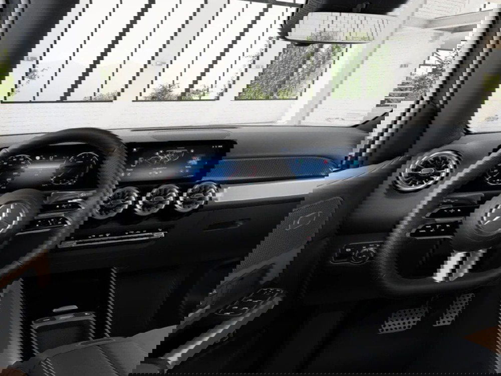 Mercedes-Benz GLB nuova a Ancona (9)