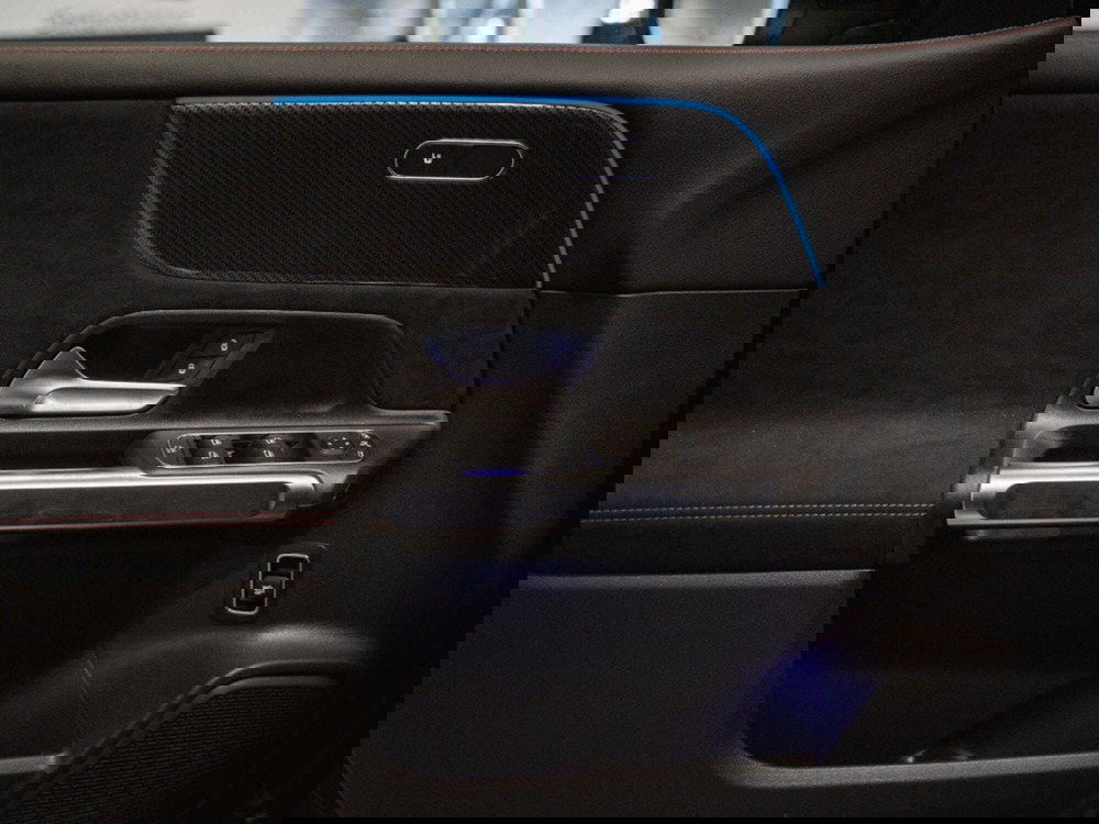Mercedes-Benz GLB nuova a Macerata (16)