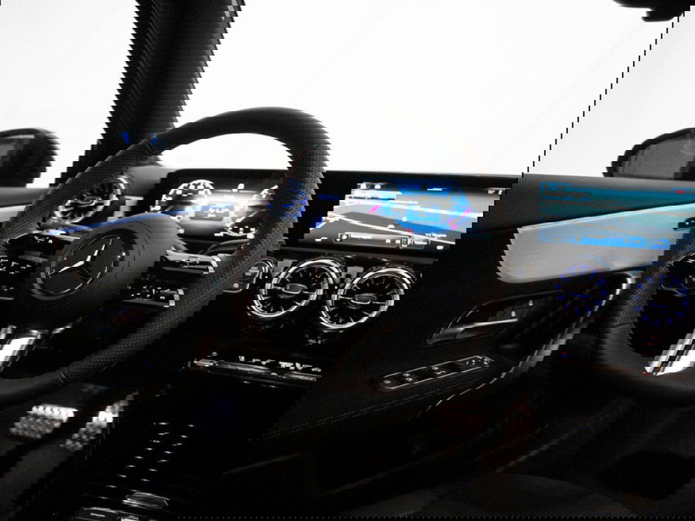 Mercedes-Benz Classe A Sedan nuova a Macerata (14)