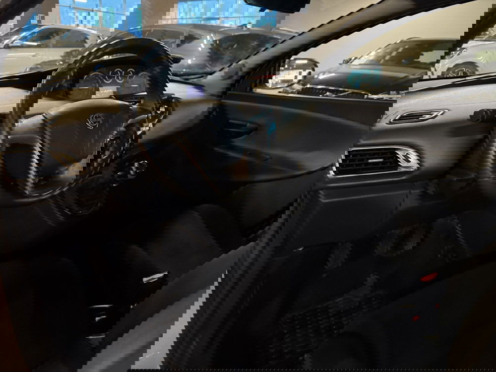 Lancia Ypsilon usata a Messina (7)