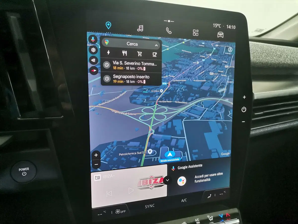 Renault Megane E-Tech Electric usata a Salerno (13)