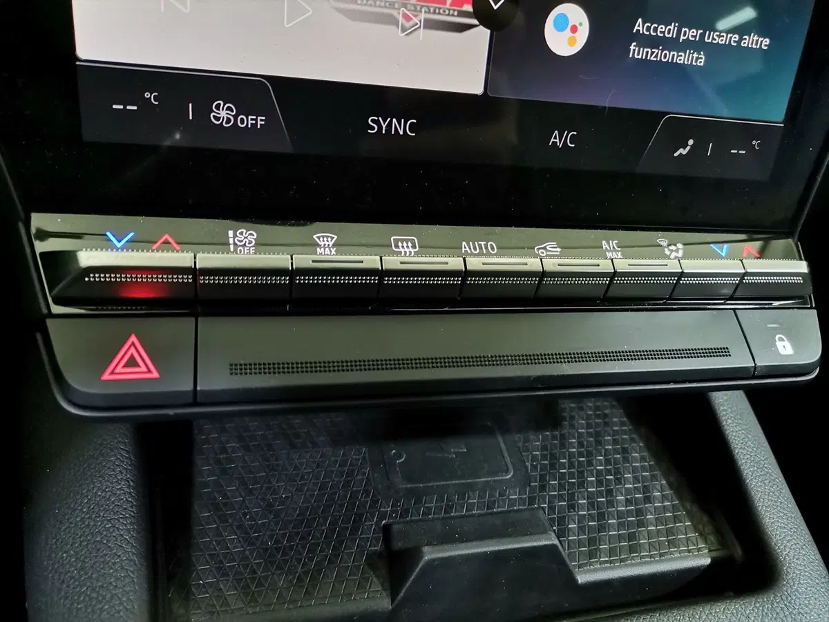 Renault Megane E-Tech Electric usata a Salerno (18)
