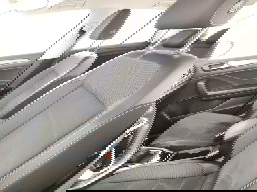 Volkswagen T-Roc usata a Massa-Carrara (8)