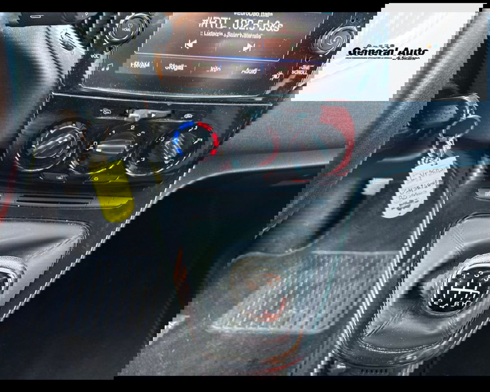 Lancia Ypsilon usata a Lucca (14)