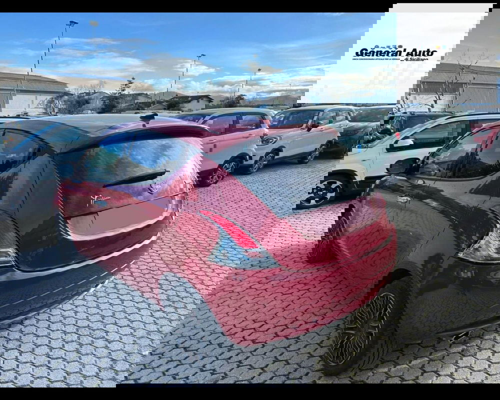 Lancia Ypsilon usata a Lucca (5)