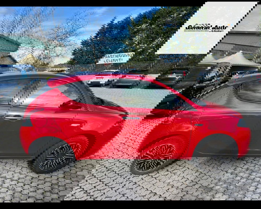 Lancia Ypsilon usata a Lucca (9)