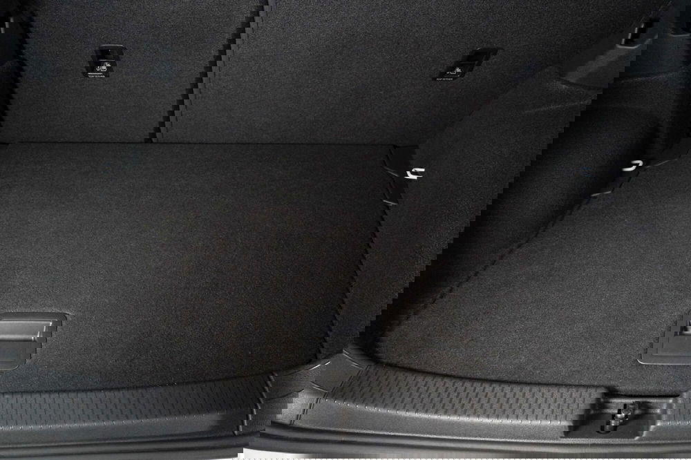 Volkswagen T-Cross usata a Varese (19)