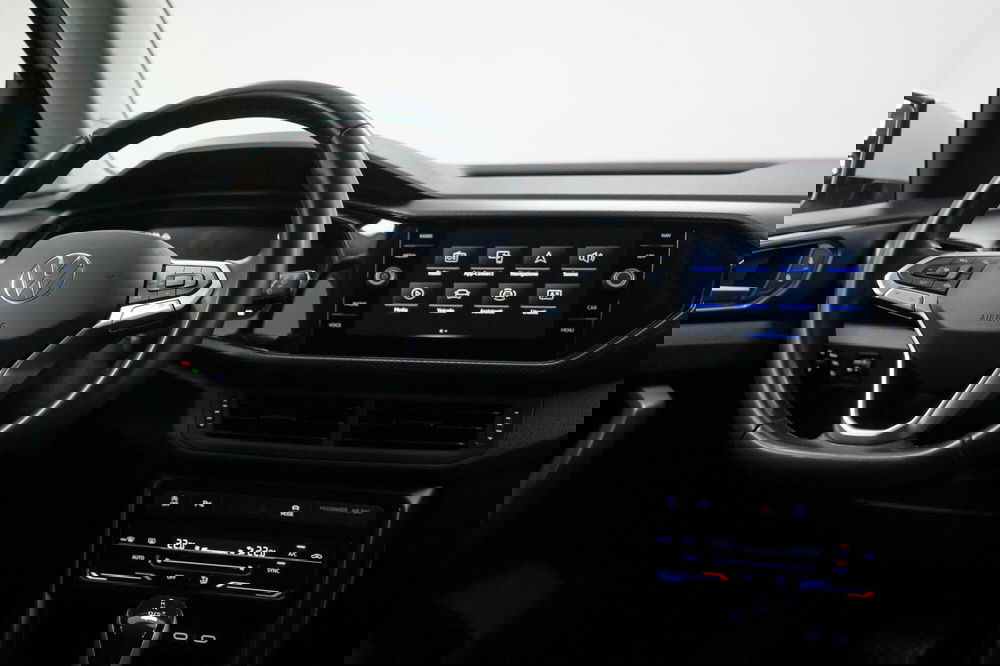 Volkswagen T-Cross usata a Varese (9)
