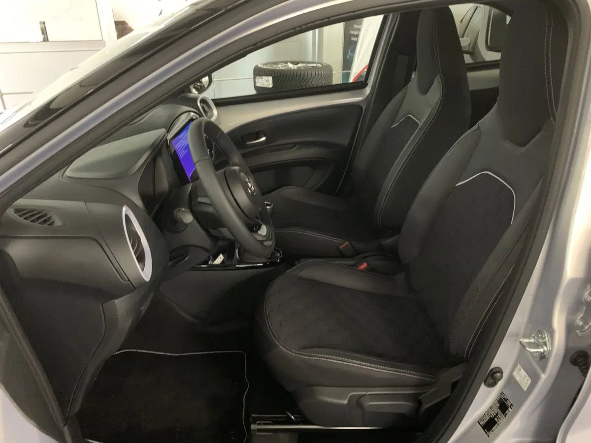 Toyota Aygo X nuova a Bergamo (12)