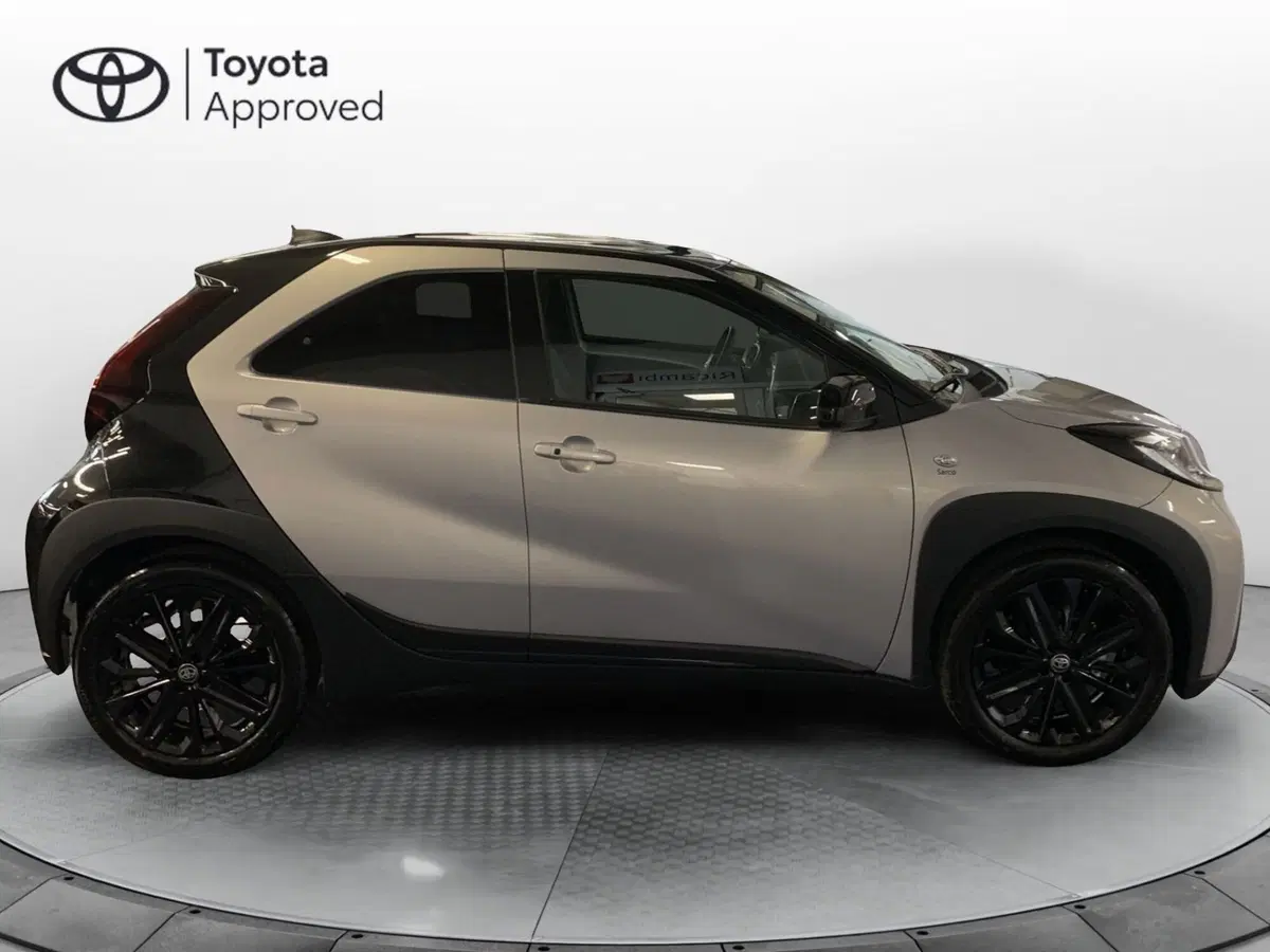 Toyota Aygo X nuova a Bergamo (14)