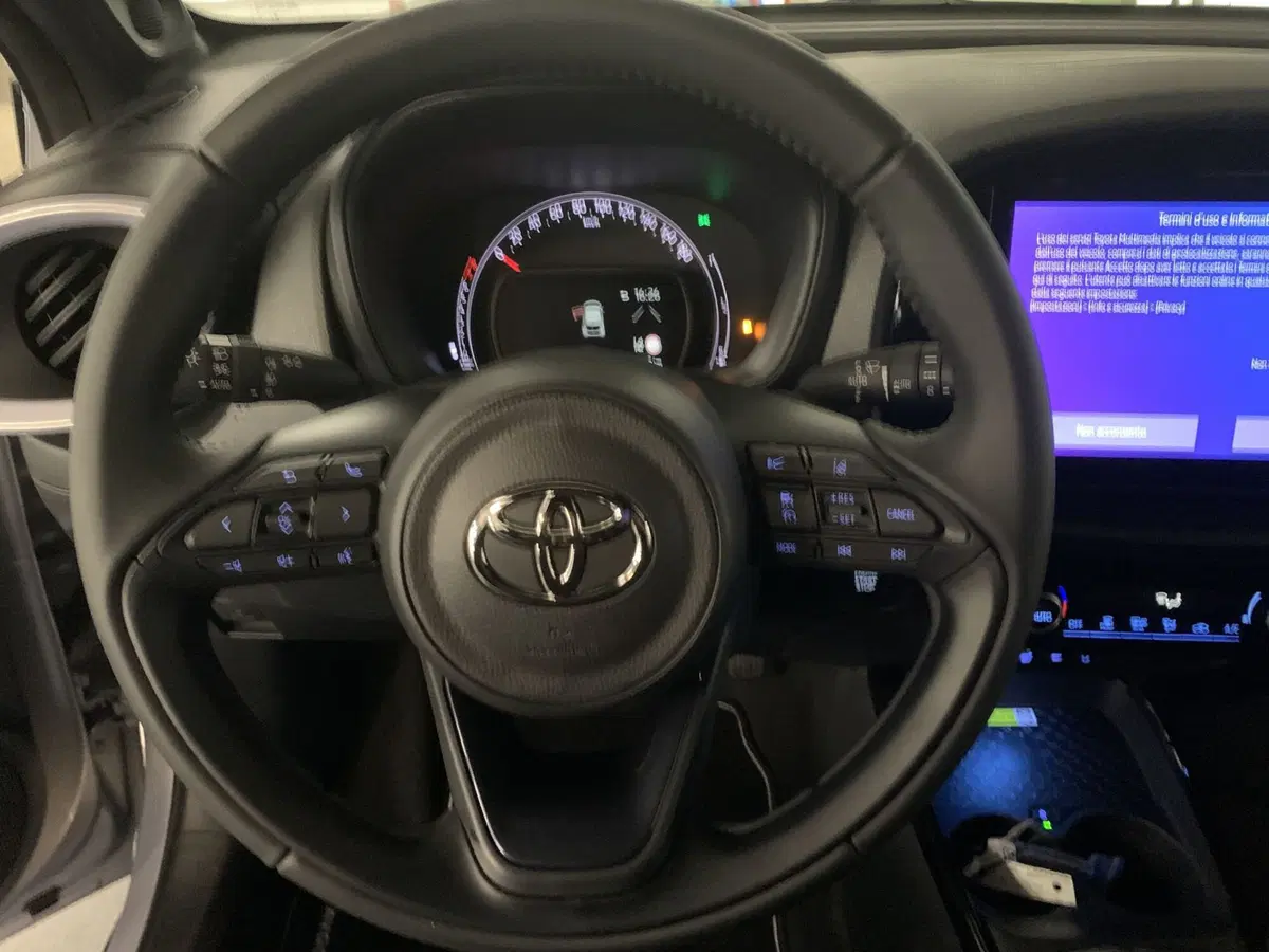 Toyota Aygo X nuova a Bergamo (16)