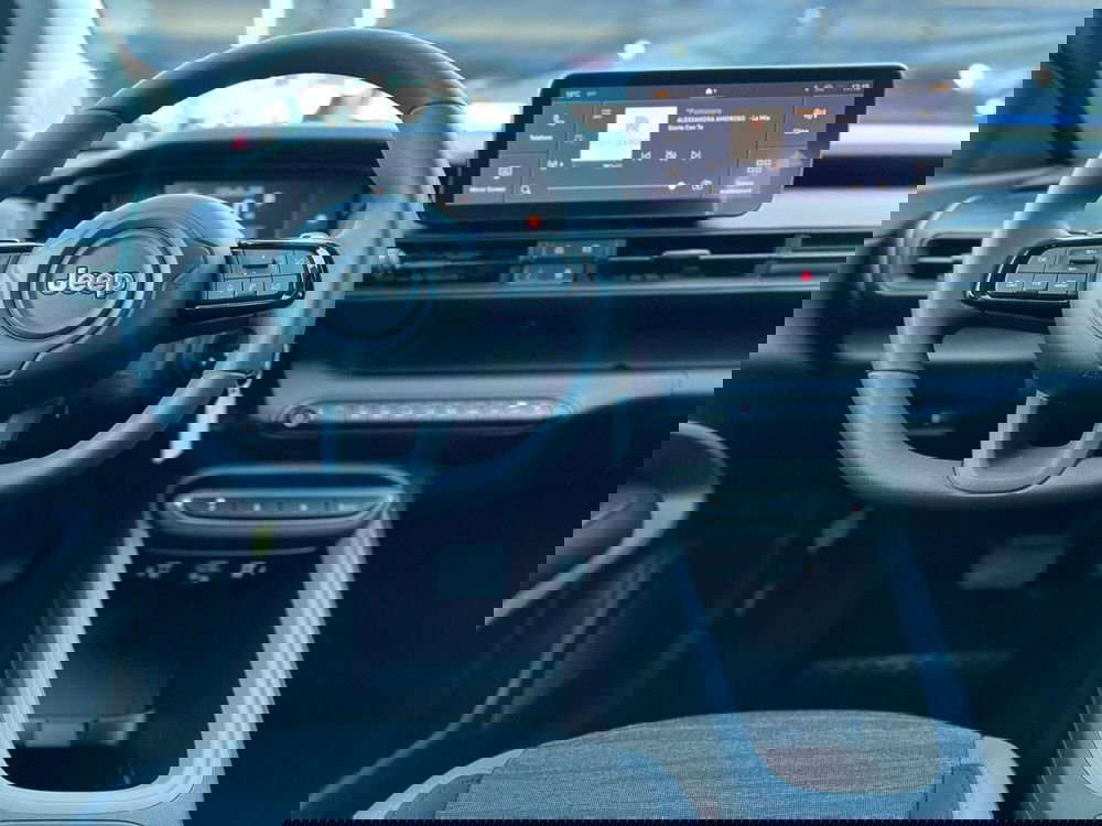 Jeep Avenger nuova a Salerno (5)