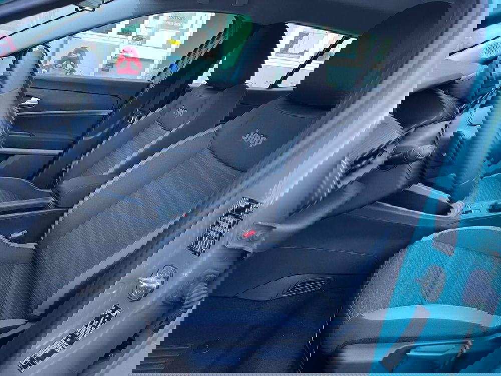 Jeep Avenger nuova a Salerno (6)