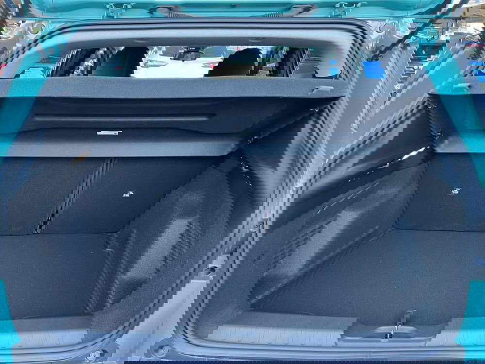 Jeep Avenger nuova a Salerno (8)