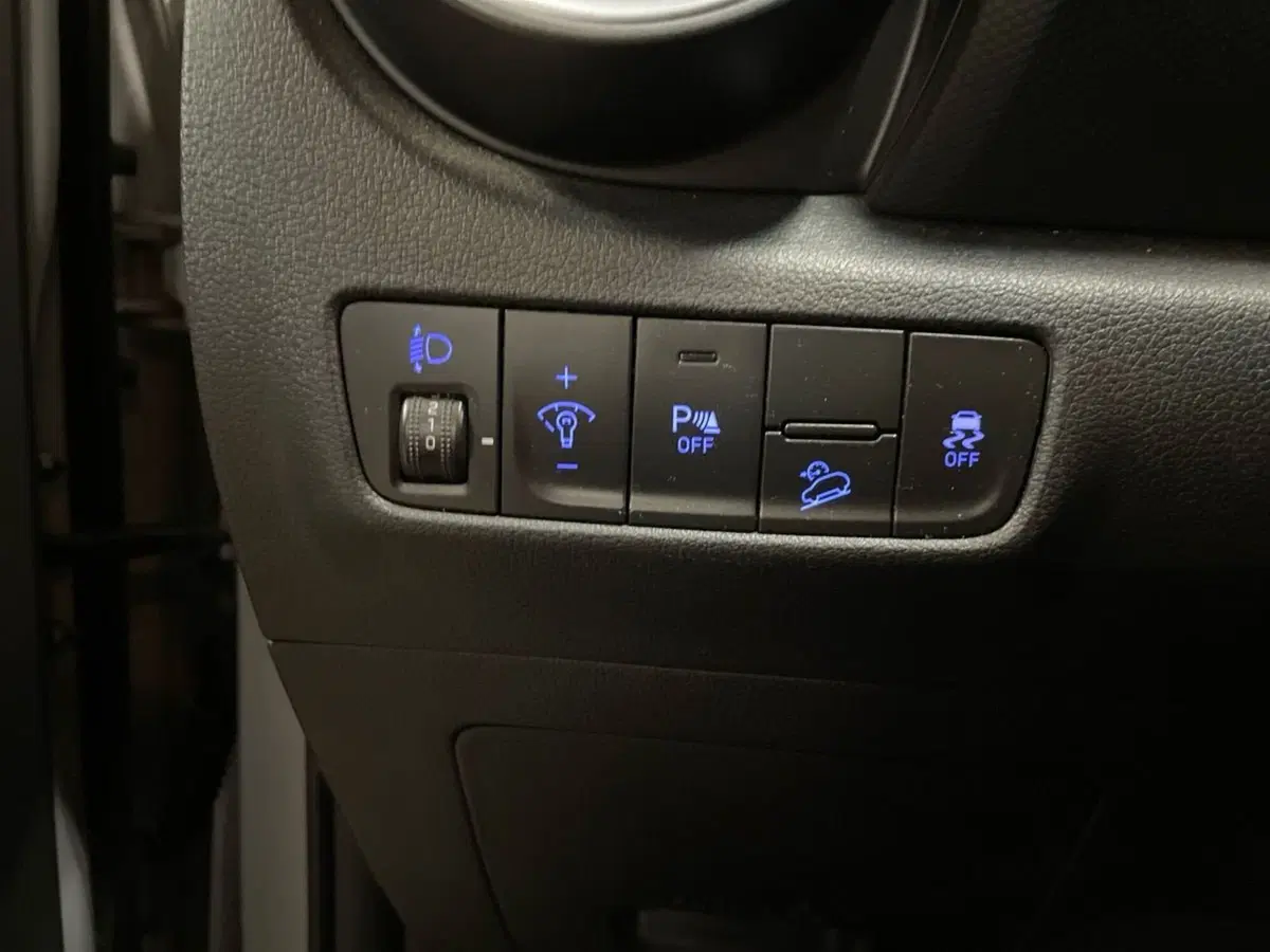 Hyundai Kona usata a Prato (16)