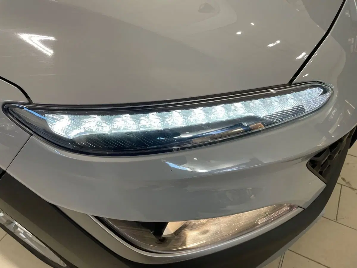Hyundai Kona usata a Prato (7)